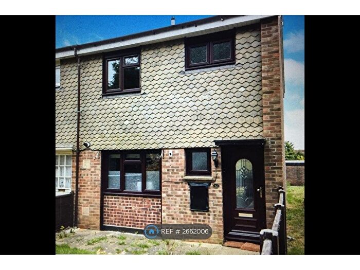 3 Bedroom End Of Terrace House To Rent In Douglas Grove, Witham, CM8