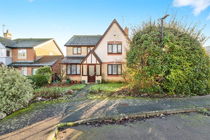 4 Bedroom Detached House For Sale In Webb Close, Oundle, Peterborough, PE8