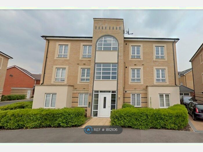 2 Bedroom Flat To Rent In Fisher Place, Slough, SL3