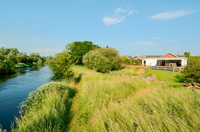4 Bedroom Bungalow For Sale In Avondyke, Downton, Salisbury, Wiltshire, SP5
