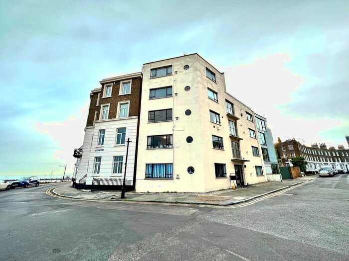 1 Bedroom Flat To Rent In Prospect Terrace, Ramsgate, CT11