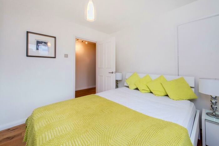 1 Bedroom Flat To Rent In Daventry Street London, NW1
