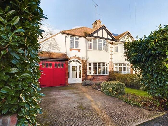3 Bedroom Semi Detached House To Rent In Tring Road, Aylesbury, HP20