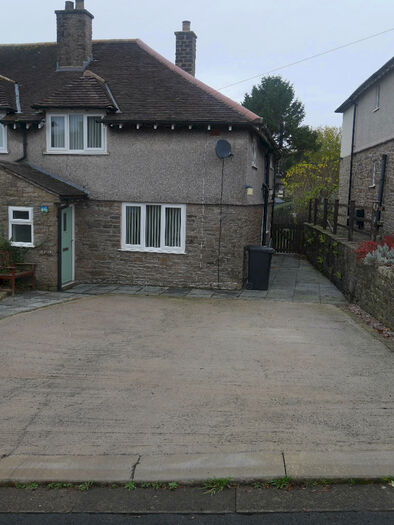 3 Bedroom End Of Terrace House To Rent In Round Meadow, SK10