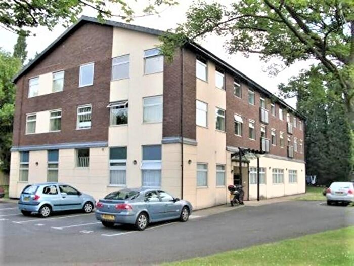 2 Bedroom Apartment To Rent In Leecrest House, Ardsley, S71