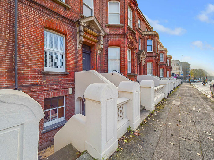 3 Bedroom Apartment To Rent In Sackville Road, Hove, BN3