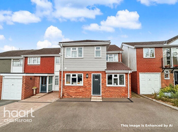 4 Bedroom Semi-Detached House For Sale In Leybourne Drive, Chelmsford, CM1
