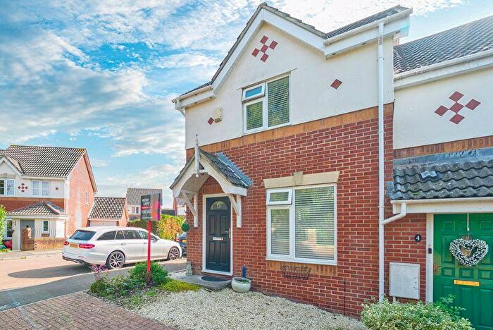 3 Bedroom Semi-Detached House For Sale In Sutton Close, Locking Castle - Superb Updated Home, BS22
