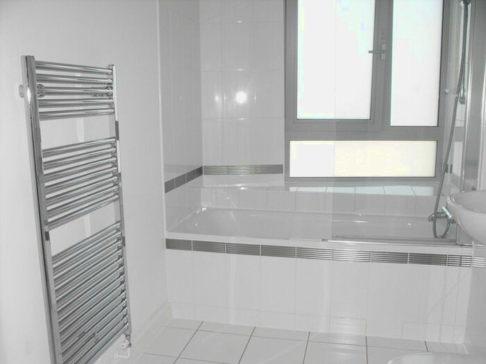 2 Bedroom Flat To Rent In Carronade Court, Vizion, - Energy Rating B, N7
