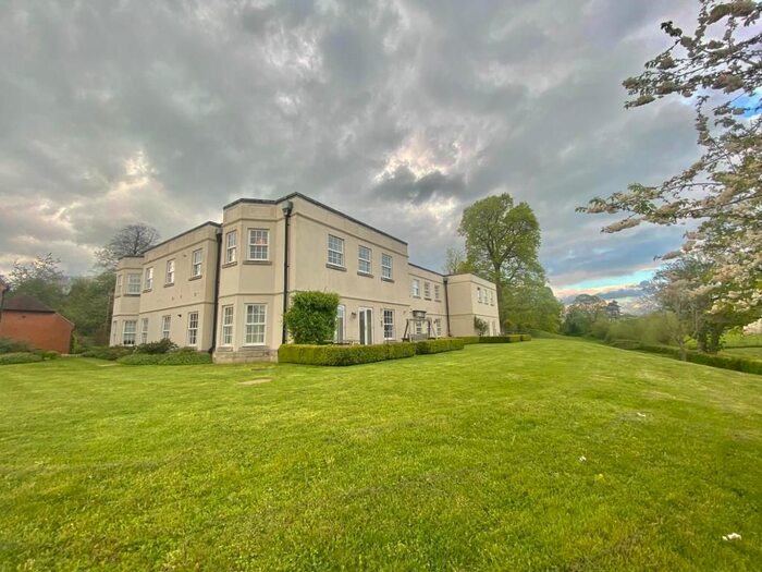 2 Bedroom Flat To Rent In Castle Lane, Wallingford, OX10