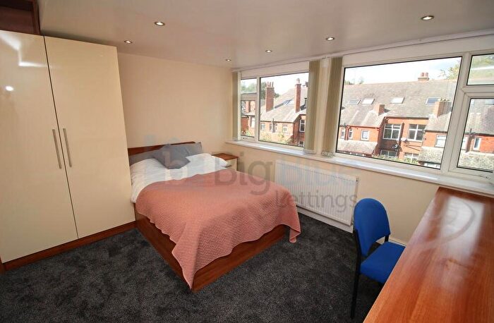 10 Bedroom House To Rent In Bainbrigge Road, Leeds, LS6