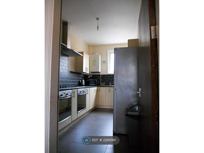7 Bedroom Terraced House To Rent In Wilbraham Road, Manchester, M14