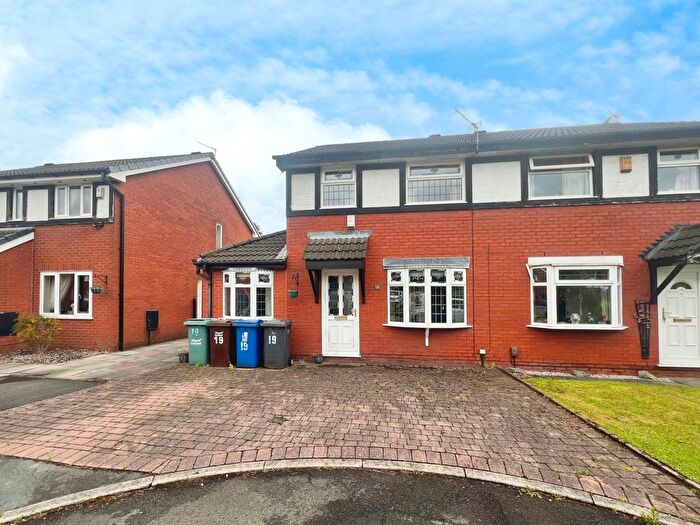 3 Bedroom Semi-Detached House To Rent In Redburn Close, Poolstock, Wigan, WN3