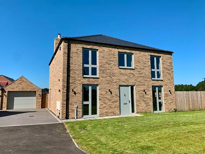 4 Bedroom Detached House For Sale In Woodpecker Close, Market Rasen, LN8