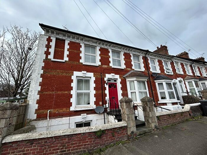 1 Bedroom Flat To Rent In Basement Flat, Hardy Street, Maidstone, Kent, ME14