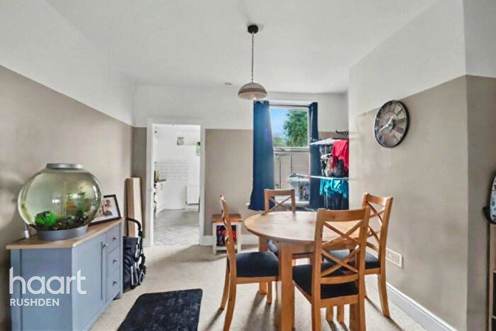 3 Bedroom Terraced House For Sale In Midland Road, Rushden, NN10