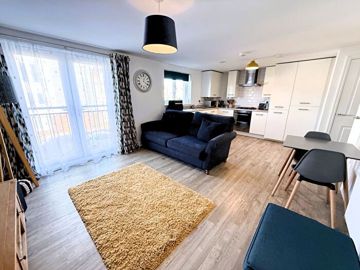 1 Bedroom Flat For Sale In Homington Avenue, Swindon, SN3