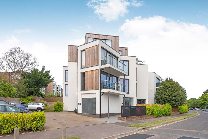 2 Bedroom Apartment For Sale In Albemarle Road, Beckenham, BR3