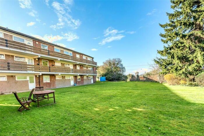 1 Bedroom Apartment To Rent In Addlestone, Surrey, KT15
