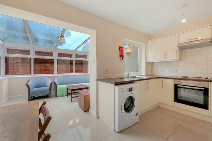 5 Bedroom Town House To Rent In Barnfield Place, Isle Of Dogs, E14