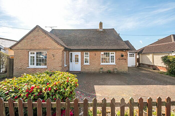 4 Bedroom Bungalow For Sale In Lower Wraxhill Road, Yeovil, Somerset, BA20