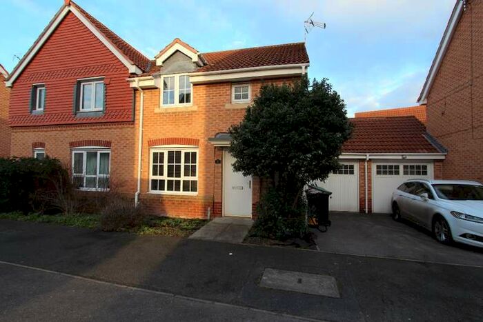 3 Bedroom Town House To Rent In Moody Close, , Chilwell, NG9