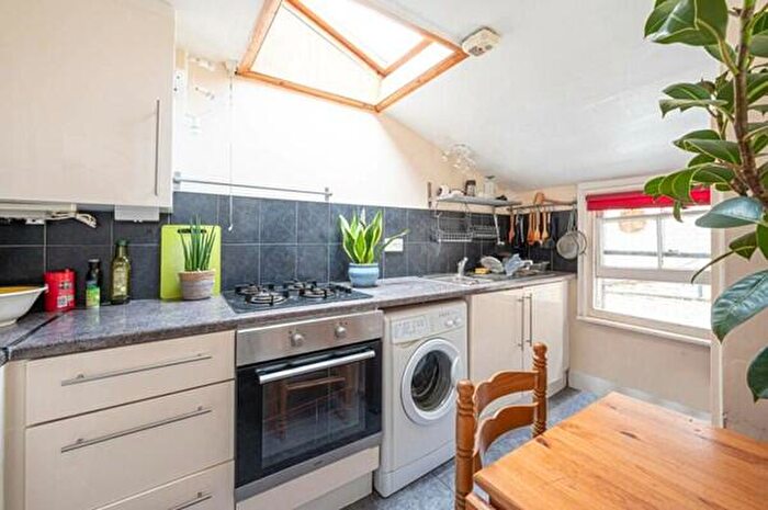 2 Bedroom Apartment To Rent In Agamemnon Road, West Hampstead, NW6