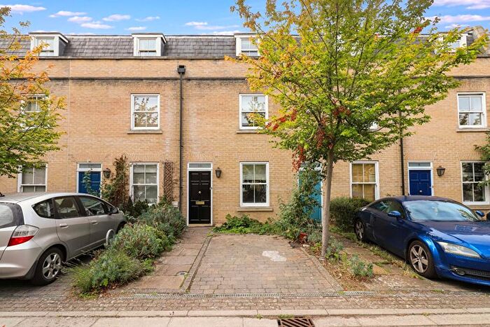 3 Bedroom Town House For Sale In Cavendish Place, Cambridge, CB1