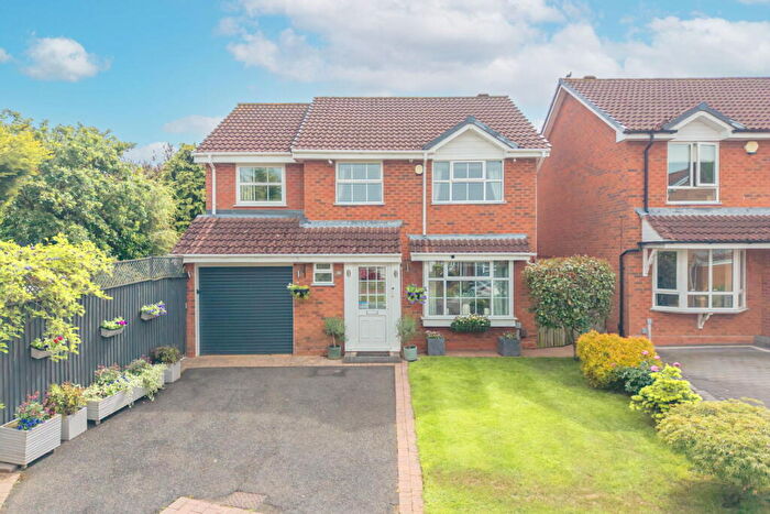 4 Bedroom Detached House For Sale In Maythorn Grove, Solihull, B91