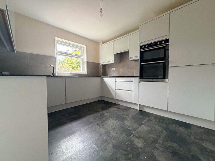 4 Bedroom Semi-Detached House To Rent In Holders Lane, Birmingham, B13