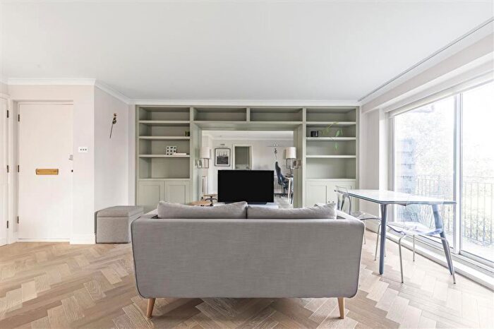 2 Bedroom Flat To Rent In Thorney Crescent, Battersea Park, SW11