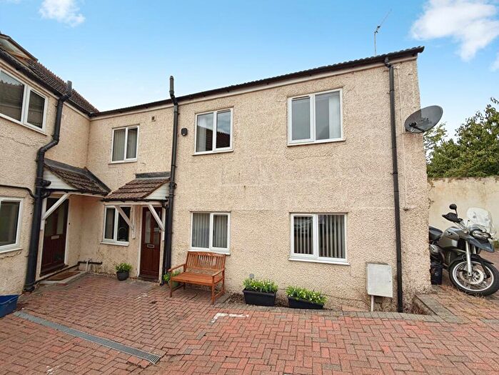 3 Bedroom Semi-Detached House For Sale In Imarni Mews, Aldershot, Hampshire, GU11