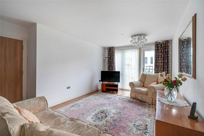 2 Bedroom Flat For Sale In Albemarle Road, Beckenham, BR3