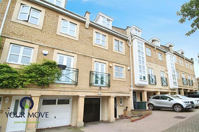 4 Bedroom Terraced House To Rent In Kingfisher Drive, Greenhithe, Kent, DA9