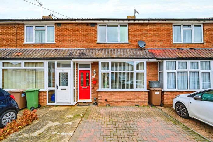 2 Bedroom Terraced House For Sale In Applecroft Road, Luton, LU2