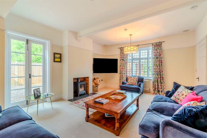 5 Bedroom Detached House For Sale In Plough Wents Road, Chart Sutton, Maidstone, ME17
