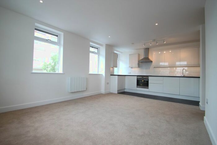 1 Bedroom Flat To Rent In Dunbar Road, New Malden, KT3