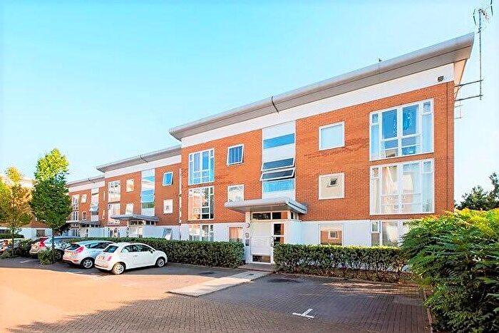 1 Bedroom Apartment To Rent In Felixstowe Court, E16