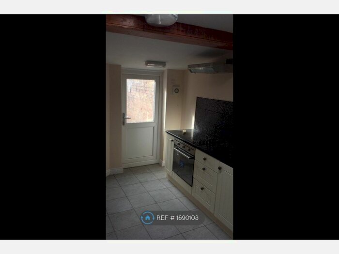 4 Bedroom Semi-Detached House To Rent In Marsh Lane, West Bromwich, B71