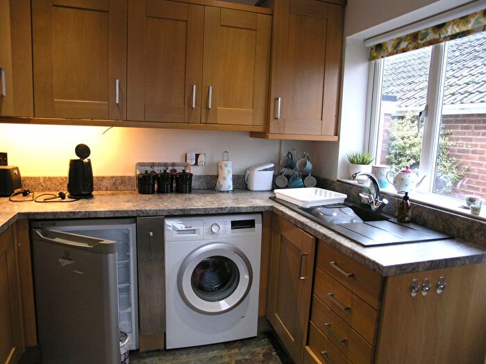 2 Bedroom Bungalow To Rent In Astor Road, Kingswinford, DY6
