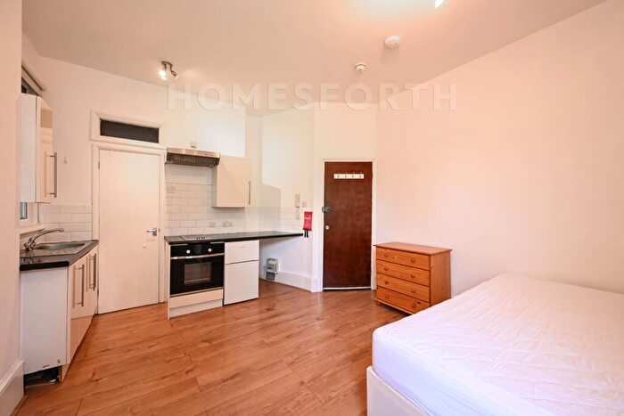 Studio To Rent In Teignmouth Road, Mapesbury Conservation, NW2