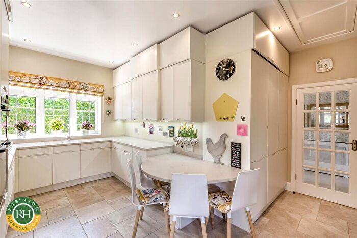 2 Bedroom Detached Bungalow For Sale In St. Erics Road, Doncaster, DN4