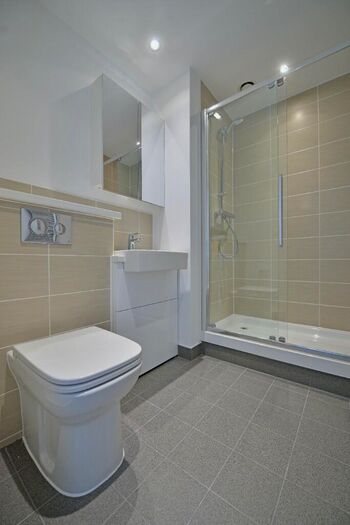 2 Bedroom Apartment To Rent In Apartment, The Forum, Pershore Street, Birmingham, B5