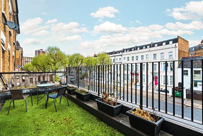 3 Bedroom Flat To Rent In Shepherds Bush Road, Brook Green, London, W6