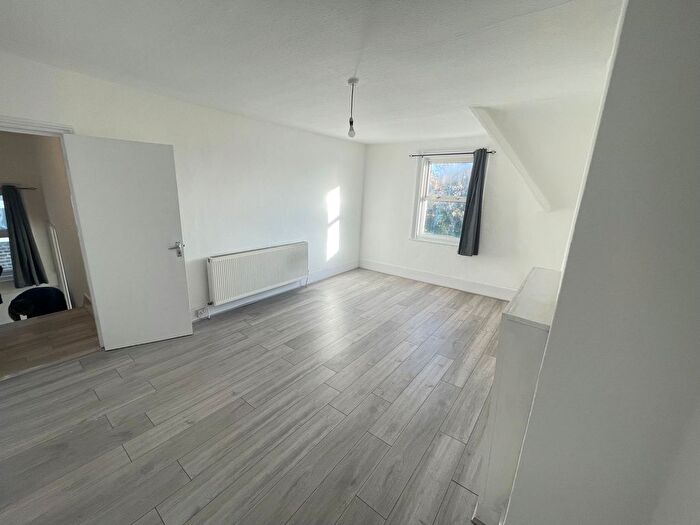 2 Bedroom Terraced House To Rent In Pathfield Road, London, SW16