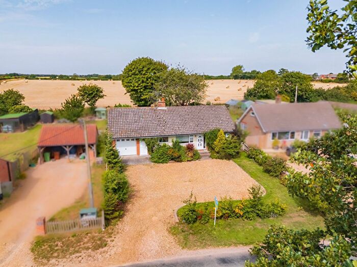 2 Bedroom Detached Bungalow For Sale In The Street, Lessingham, NR12