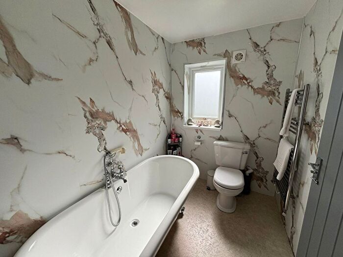 3 Bedroom End Of Terrace House For Sale In Maendu Street, Brecon, LD3