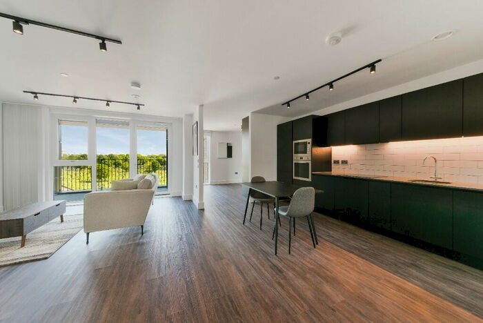 Studio To Rent In Westminster Bridge Road, London, SE1