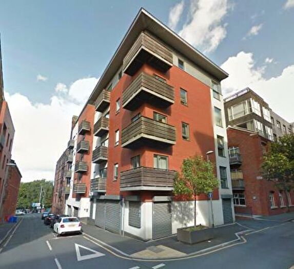 2 Bedroom Apartment To Rent In Damaz Building, City Centre, M4
