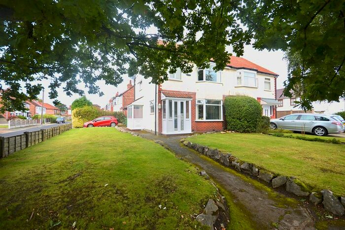 3 Bedroom Semi-Detached House To Rent In Clarendon Crescent, Sale, M33